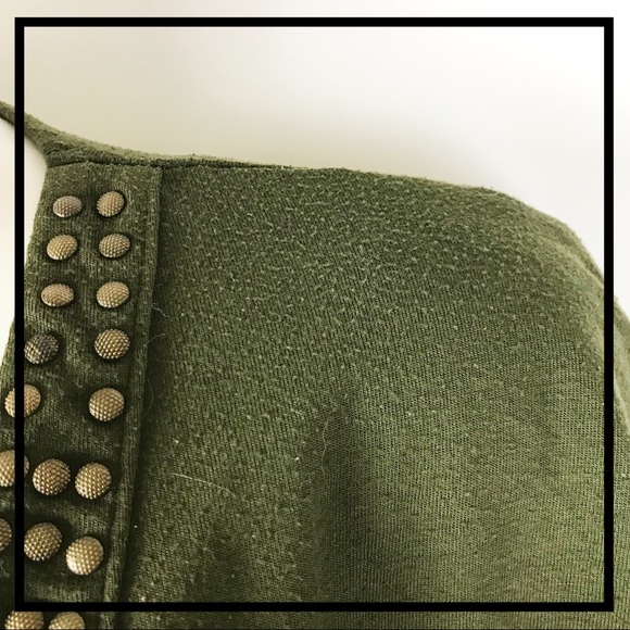 Carolyn Taylor Brand, Statement Neckline Shirt - Picture 7 of 7